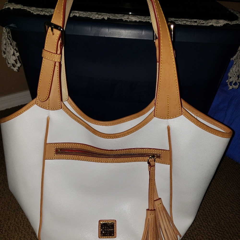 Dooney & Bourke - Picture 3 of 3
